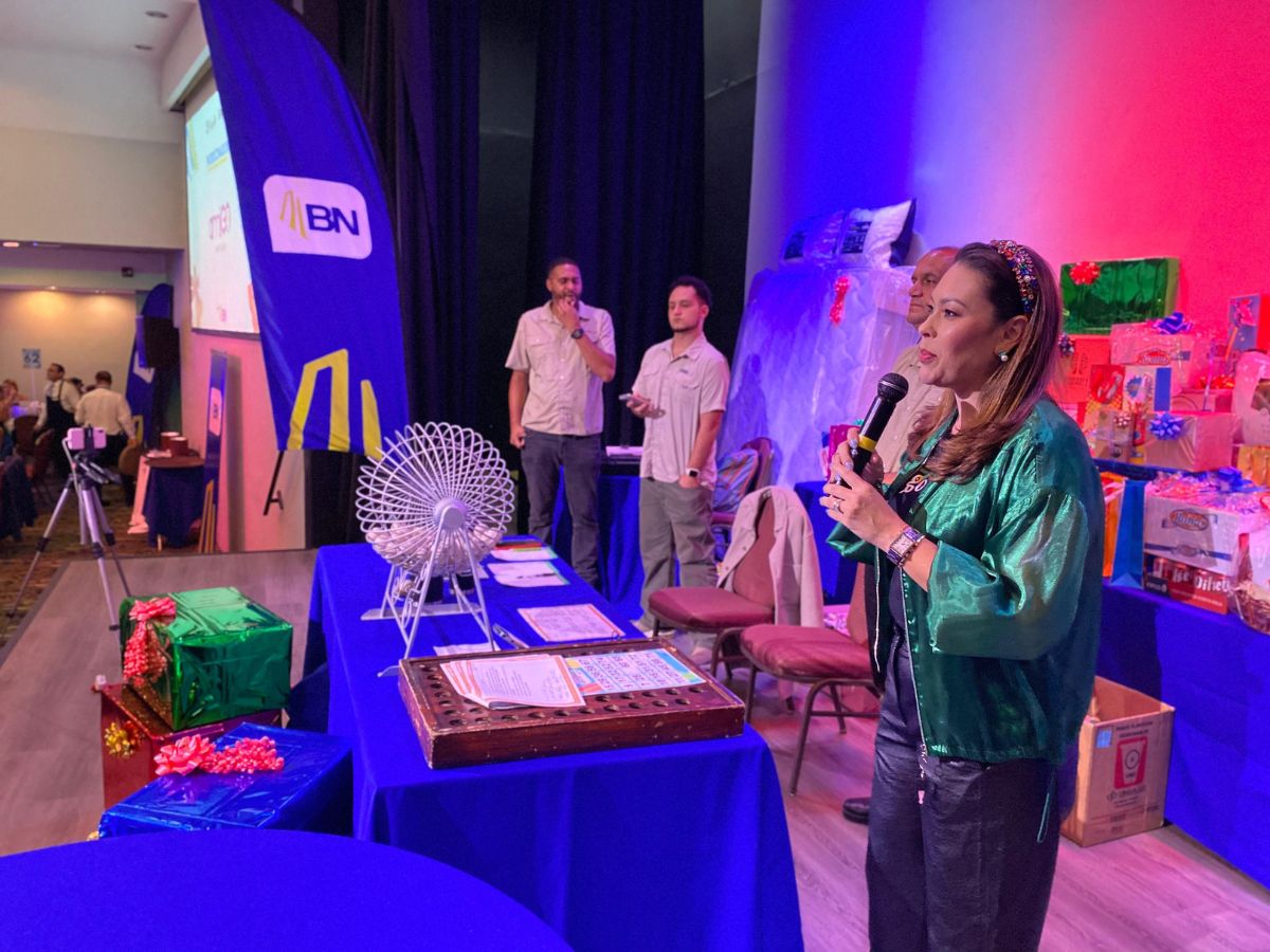 Son más de 250 premios que serán entregados entre los participantes, entre ellos, boletos aéreos, paquetes turísticos completos, noches de hospedaje, experiencias gastronómicas, tratamientos estéticos, electrodomésticos, canastas de productos patrocinadores, entre otros.