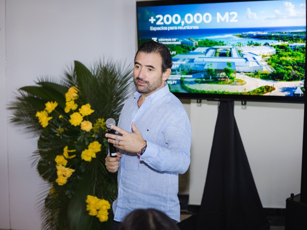 Andrés Martínez, Reynoso, director del Consejo de Promoción Turística de Quintana Roo (CPTQ) resaltó que el Caribe Mexicano es hoy el segundo destino con más habitaciones del mundo, superando a destinos emblemáticos como París y New York, gracias a su conectividad, sostenibilidad y oferta diversa.