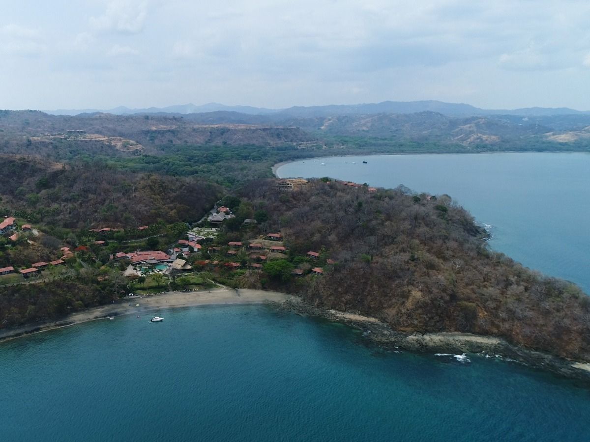 La Asociación de Concesionarios del Polo Turístico Golfo de Papagayo (ASOPAPAGAYO) manifiesta su profunda preocupación y alerta sobre los posibles efectos ante la resolución emitida por el magistrado de la Sala Constitucional, don Fernando Cruz C., que impone una moratoria total sobre permisos de corta de árboles y suspende el otorgamiento de autorizaciones de construcción y modificaciones de densidad dentro del Polo. -PTGP-