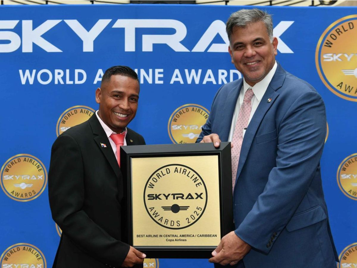 Copa Airlines (NYSE: CPA), subsidiaria de Copa Holdings, S. A. y miembro de la red global de aerolíneas Star Alliance, fue nombrada la “Mejor Aerolínea de Centroamérica y el Caribe” por décimo año consecutivo y recibió el premio al “Mejor Servicio de Personal en Centroamérica y el Caribe”
