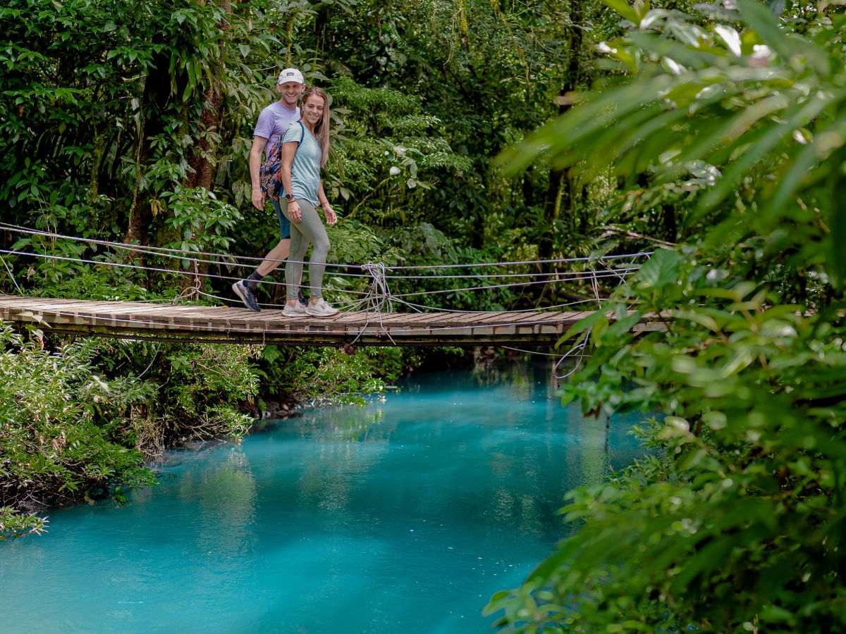 Guatuso y La Fortuna destacan por promover la conexión con la cultura y el aprendizaje de cultivos como el cacao.
