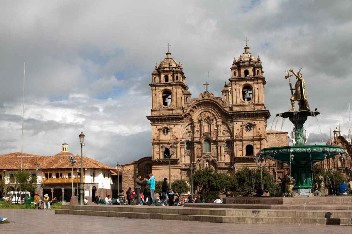 Cusco_-_PlazadeArmas.jpg