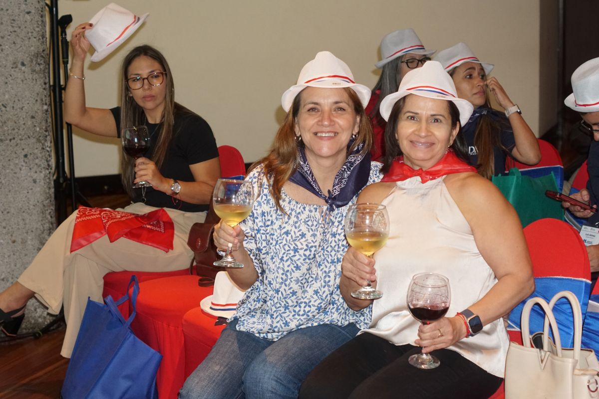 vinosysombreros.JPG